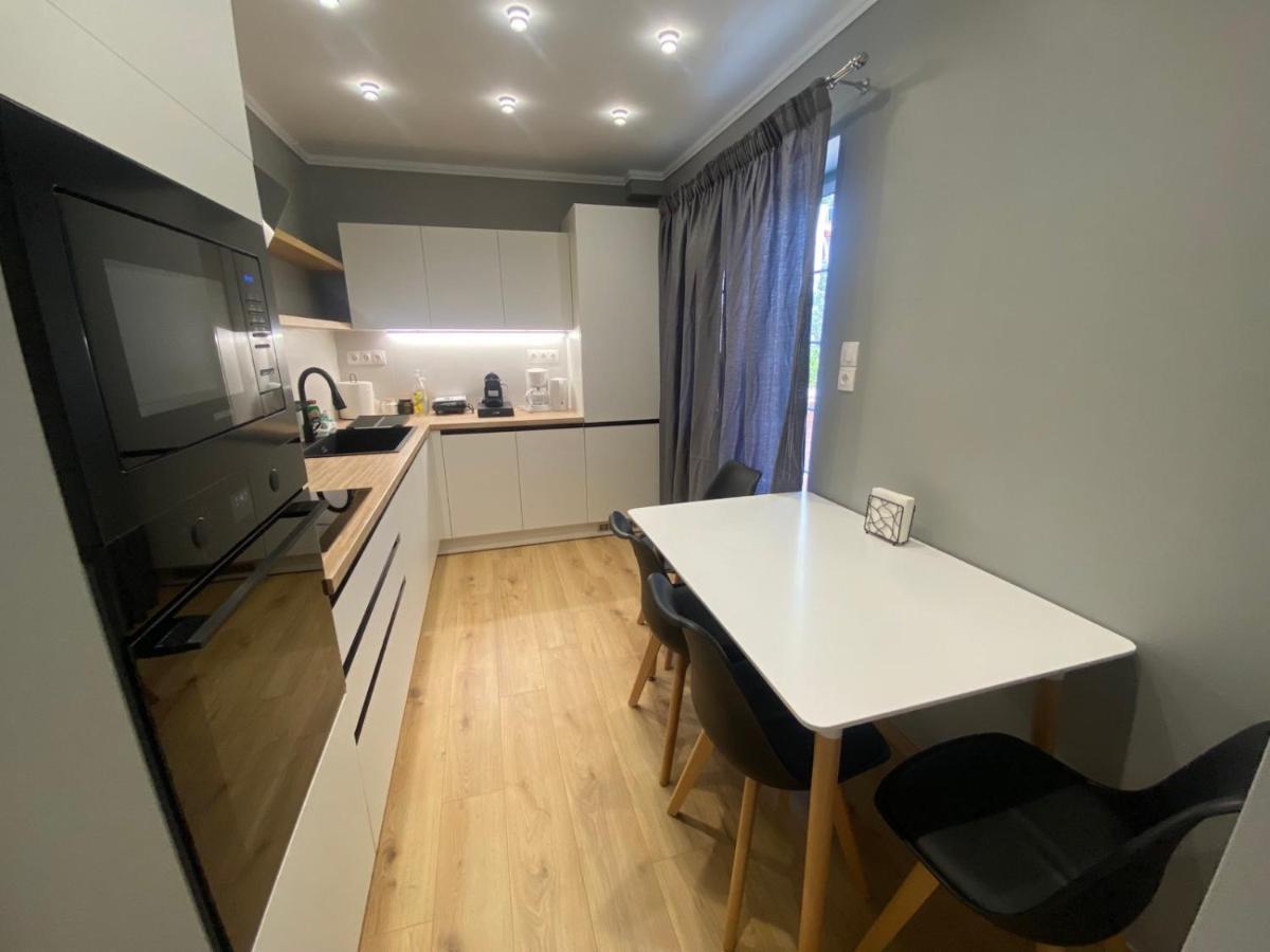 Comfortable Apartment Near To Metro Atena Exterior foto